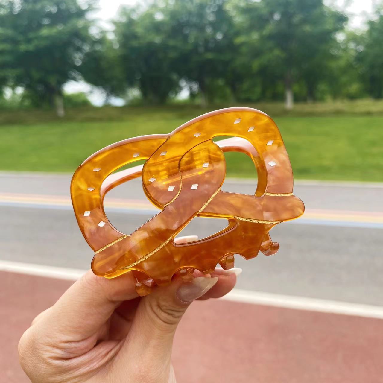 Wholesale Acetic Acid Lye Bagel Hairpin